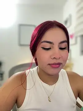 Snapshot of Zarahs_Blare1 chatting on 12/23/25, 02:31 Zarahs Blare1 online show from 12/23/25, 02:31