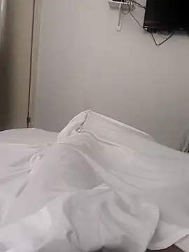 Snapshot of sorner277 chatting on 12/16/25, 12:32 sorner277 online show from 12/16/25, 12:32