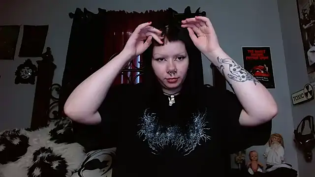 Snapshot of Bettieee_Agura chatting on 04/08/26, 12:32 Bettieee Agura online show from 04/08/26, 12:32