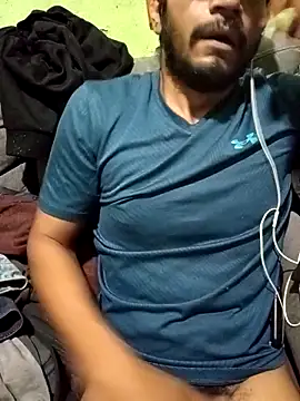 Snapshot of manqbhj chatting on 12/14/25, 09:52 manqbhj online show from 12/14/25, 09:52