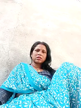 Shreya pandit online show from 04/28/26, 02:27