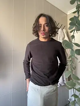 Snapshot of Alberto1126 chatting on 12/15/25, 11:47 Alberto1126 online show from 12/15/25, 11:47