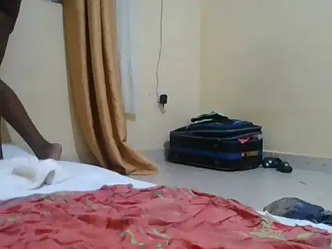 BaddestBitchee online show from 05/05/26, 04:26