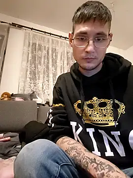 hotchris0708 online show from 12/16/25, 05:51