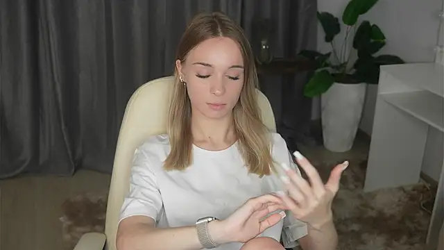 RobbiMeckler online show from 12/17/25, 09:59