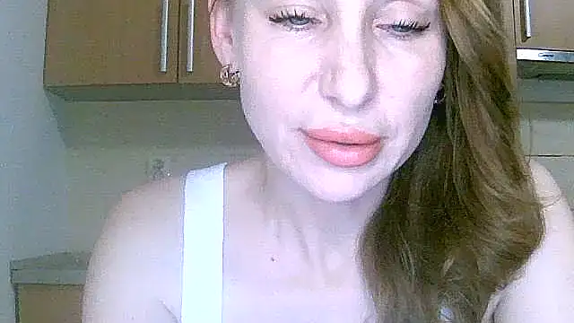 GlarysLoveress online show from 12/19/25, 12:28