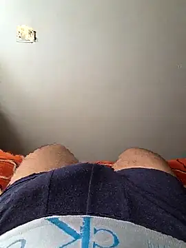 Snapshot of Charty2515 chatting on 12/15/25, 07:40 Charty2515 online show from 12/15/25, 07:40