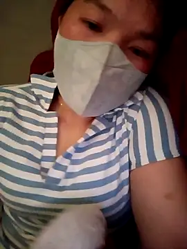 Snapshot of May-Ne chatting on 02/16/26, 04:52 May-Ne online show from 02/16/26, 04:52