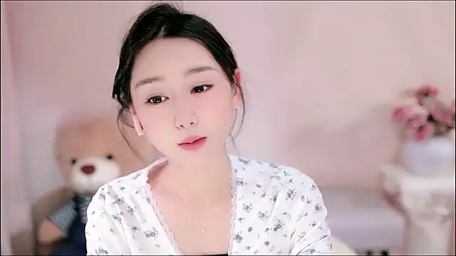 Snapshot of IamMeow- chatting on 03/05/26, 01:18 IamMeow- online show from 03/05/26, 01:18