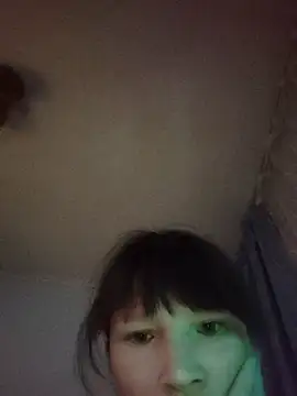 Snapshot of HilaryLover chatting on 12/15/25, 12:42 HilaryLover online show from 12/15/25, 12:42