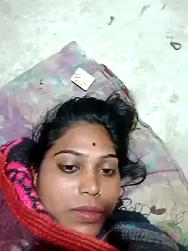 Snapshot of Rinki_malhotra chatting on 12/20/25, 10:39 Rinki malhotra online show from 12/20/25, 10:39