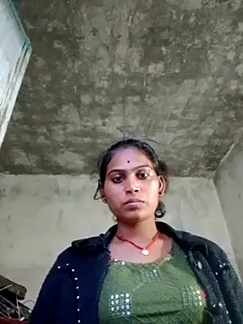 Snapshot of Rinki_malhotra chatting on 12/21/25, 12:01 Rinki malhotra online show from 12/21/25, 12:01