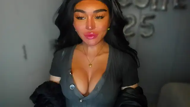 Snapshot of mxshemale_ladyboy chatting on 01/01/25, 05:44 mxshemale ladyboy online show from 01/01/25, 05:44