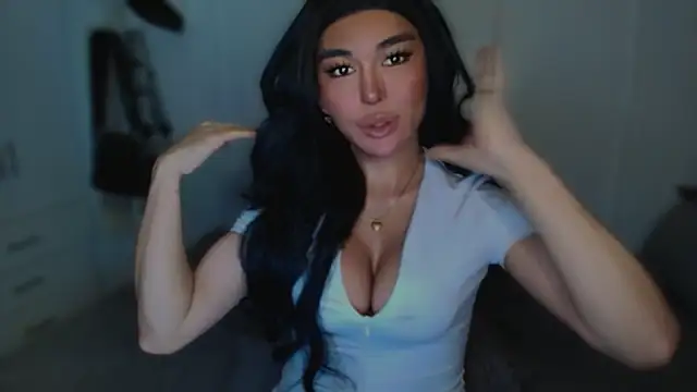 Snapshot of mxshemale_ladyboy chatting on 03/08/25, 12:00 mxshemale ladyboy online show from 03/08/25, 12:00