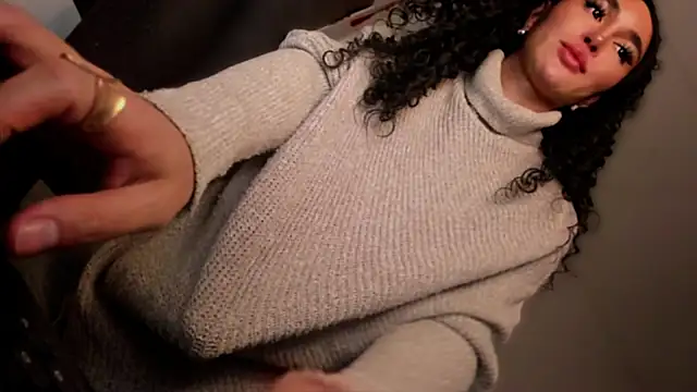 Snapshot of mxshemale_ladyboy chatting on 10/12/25, 01:54 mxshemale ladyboy online show from 10/12/25, 01:54