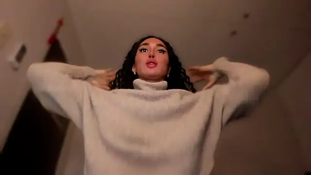 Snapshot of mxshemale_ladyboy chatting on 10/13/25, 02:00 mxshemale ladyboy online show from 10/13/25, 02:00