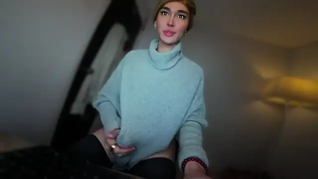 Snapshot of mxshemale_ladyboy chatting on 12/15/25, 09:08 mxshemale ladyboy online show from 12/15/25, 09:08