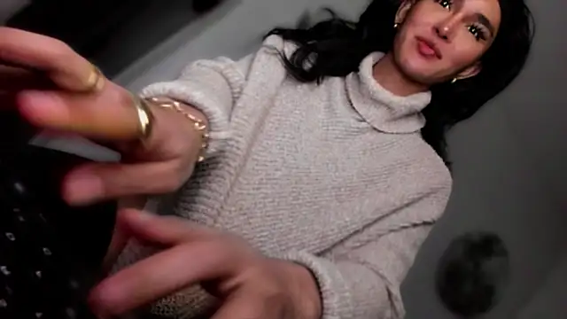 Snapshot of mxshemale_ladyboy chatting on 01/15/26, 01:43 mxshemale ladyboy online show from 01/15/26, 01:43