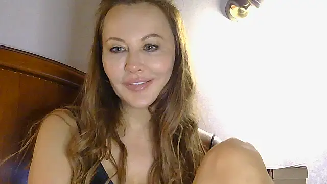 NessaMuti online show from 12/22/25, 01:52