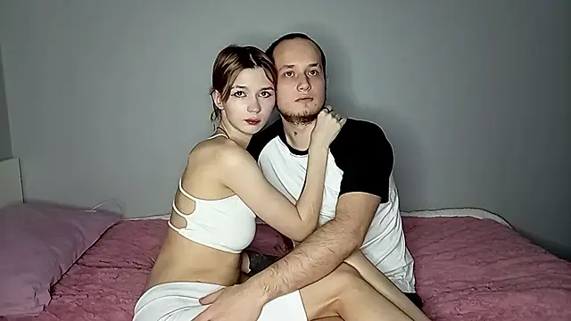 Snapshot of Pearl_couple chatting on 01/08/26, 07:27 Pearl couple online show from 01/08/26, 07:27