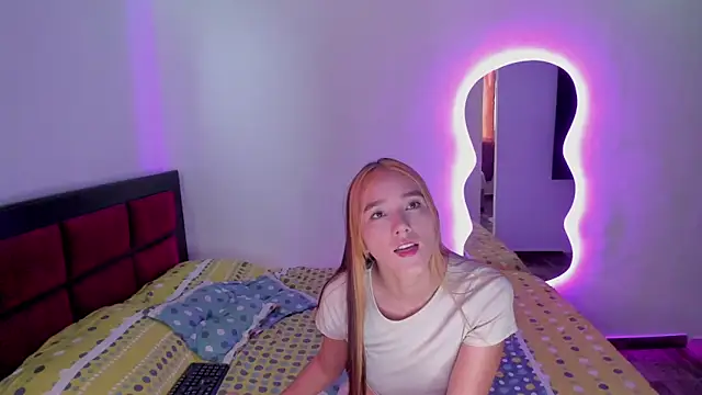 Snapshot of CRISTAL_T2 chatting on 03/11/26, 07:53 CRISTAL T2 online show from 03/11/26, 07:53