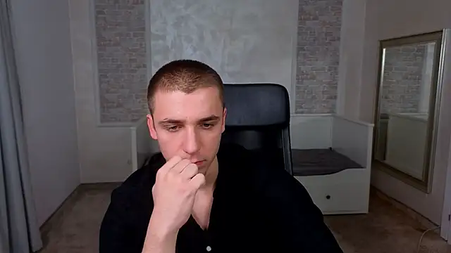Snapshot of KellenWest chatting on 05/02/26, 04:39 KellenWest online show from 05/02/26, 04:39
