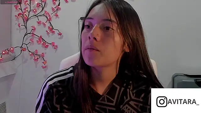 Snapshot of vanesita_ chatting on 06/24/26, 11:48 vanesita online show from 06/24/26, 11:48