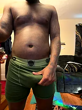 Snapshot of daddydarkskindikk chatting on 12/18/25, 06:25 daddydarkskindikk online show from 12/18/25, 06:25