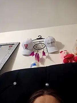 tani20 online show from 12/16/25, 02:16