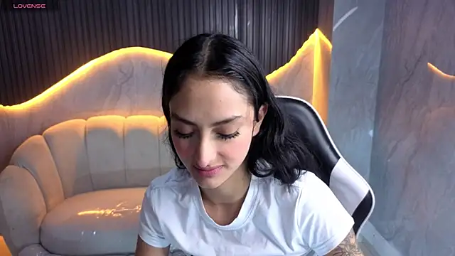 Tifany Tx online show from 04/27/26, 12:36