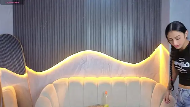 Tifany Tx online show from 06/11/26, 06:50