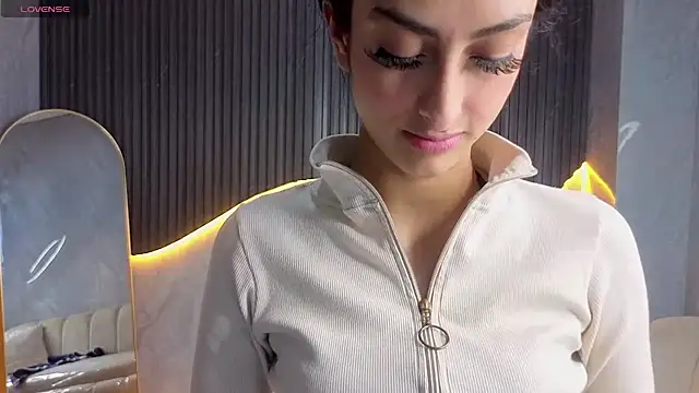 Tifany Tx online show from 06/25/26, 07:18