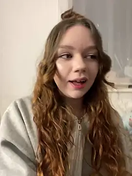 Snapshot of my_liss chatting on 12/18/25, 04:57 my liss online show from 12/18/25, 04:57