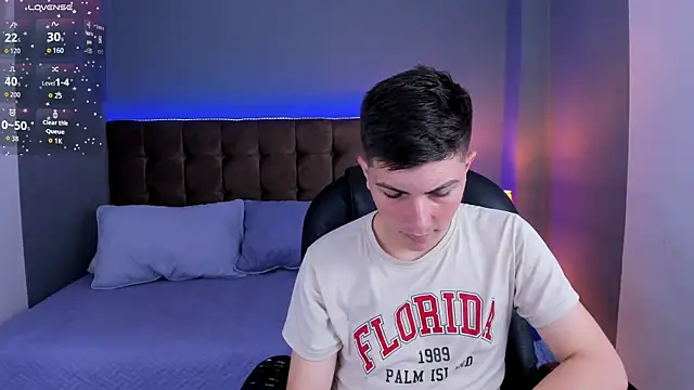 Teddy 18 online show from 12/16/25, 03:22