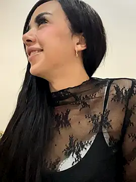 Snapshot of Moroi45 chatting on 12/16/25, 05:51 Moroi45 online show from 12/16/25, 05:51