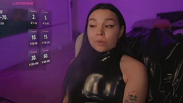 Snapshot of Dominatrix_Alice chatting on 03/11/26, 01:55 Dominatrix Alice online show from 03/11/26, 01:55