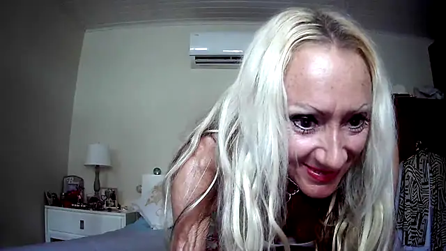 Snapshot of siennadiamond chatting on 06/23/26, 05:11 siennadiamond online show from 06/23/26, 05:11