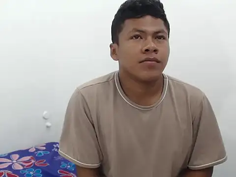 Snapshot of toomixxx chatting on 12/16/25, 05:56 toomixxx online show from 12/16/25, 05:56