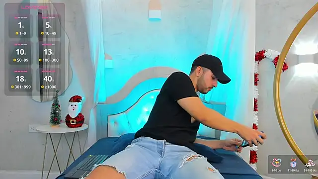 Snapshot of Noah_Prince10 chatting on 12/18/25, 11:44 Noah Prince10 online show from 12/18/25, 11:44