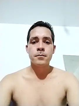 Snapshot of Chris_hot33 chatting on 12/17/25, 02:39 Chris hot33 online show from 12/17/25, 02:39