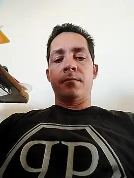 Snapshot of Chris_hot33 chatting on 12/17/25, 05:41 Chris hot33 online show from 12/17/25, 05:41