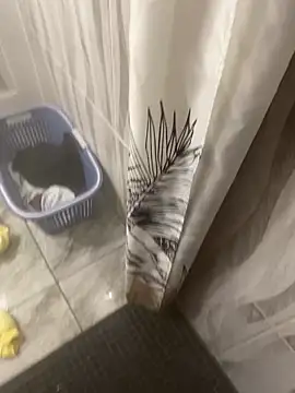 Snapshot of Miguel_667 chatting on 04/05/26, 10:12 Miguel 667 online show from 04/05/26, 10:12