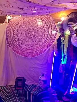 Snapshot of infinirose chatting on 03/15/26, 07:47 infinirose online show from 03/15/26, 07:47