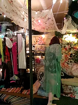 Snapshot of infinirose chatting on 03/17/26, 07:33 infinirose online show from 03/17/26, 07:33