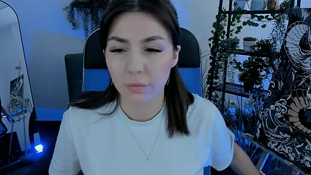 Snapshot of DiRosie chatting on 04/19/26, 08:13 DiRosie online show from 04/19/26, 08:13