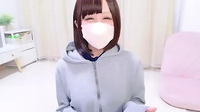 Snapshot of Nazuna_727 chatting on 04/08/26, 10:37 Nazuna 727 online show from 04/08/26, 10:37