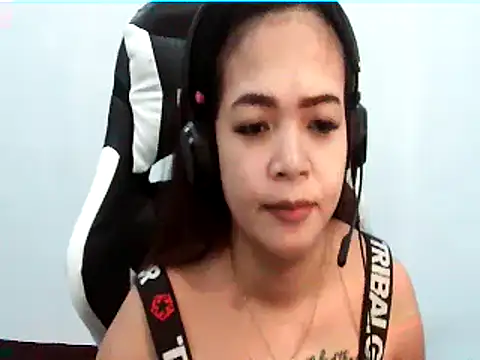 Snapshot of CleopatraLee chatting on 12/17/25, 04:46 CleopatraLee online show from 12/17/25, 04:46