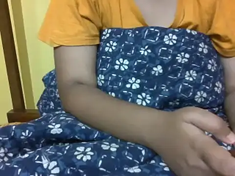 Snapshot of miss_kirandeep chatting on 12/16/25, 07:30 miss kirandeep online show from 12/16/25, 07:30