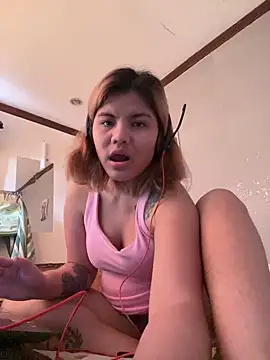 Snapshot of Aljycatx chatting on 03/15/26, 04:07 Aljycatx online show from 03/15/26, 04:07