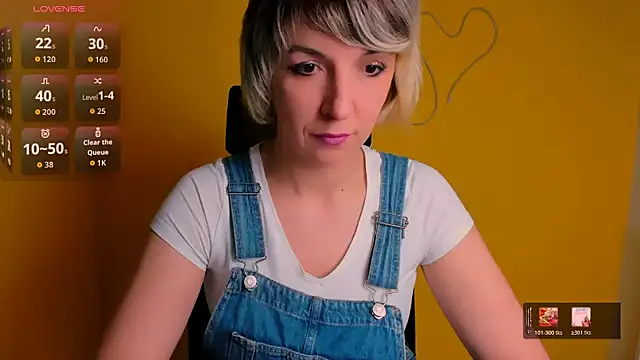 Lana Foxyy online show from 04/28/26, 06:02